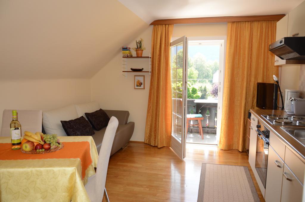 Haus Thon Lägenhet Bodensdorf Exteriör bild