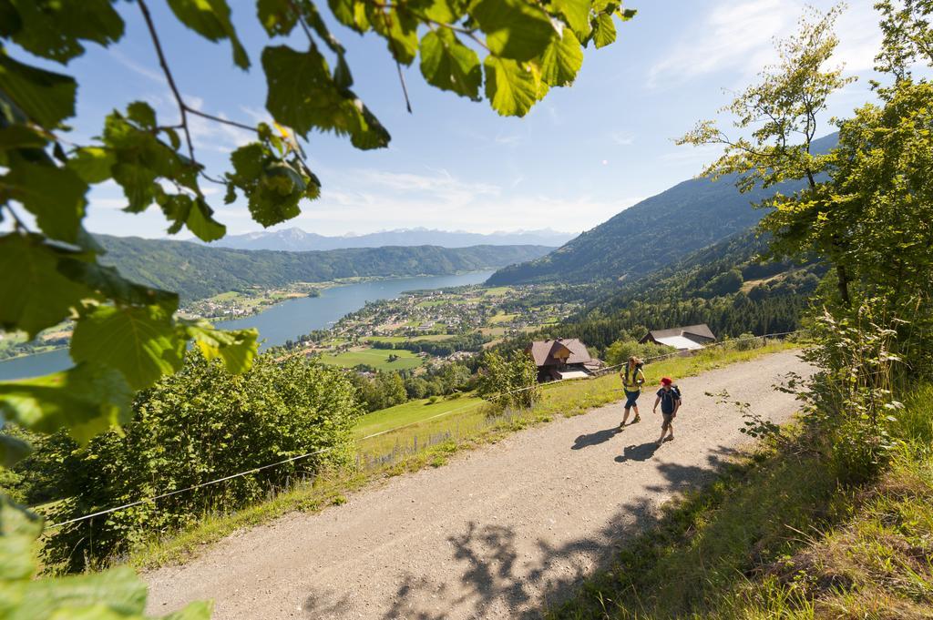 Haus Thon Lägenhet Bodensdorf Exteriör bild