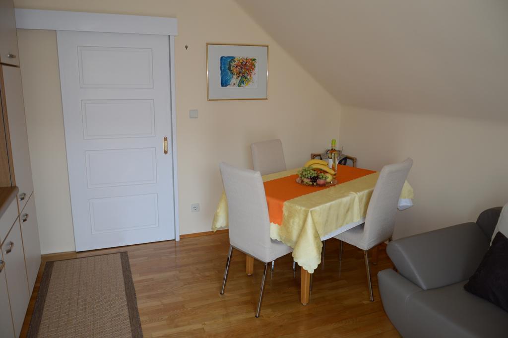 Haus Thon Lägenhet Bodensdorf Exteriör bild