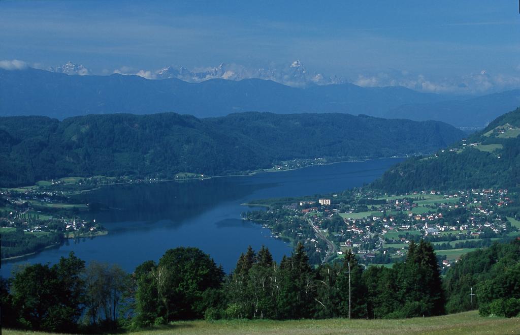 Haus Thon Lägenhet Bodensdorf Exteriör bild